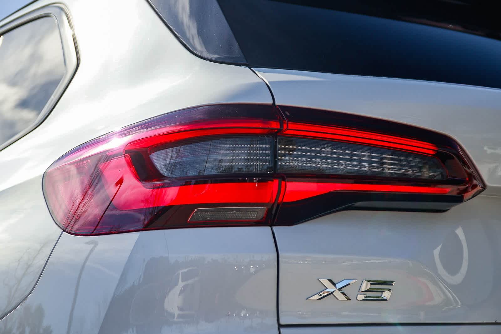 Thumbnail: 2021 BMW X5 - 7