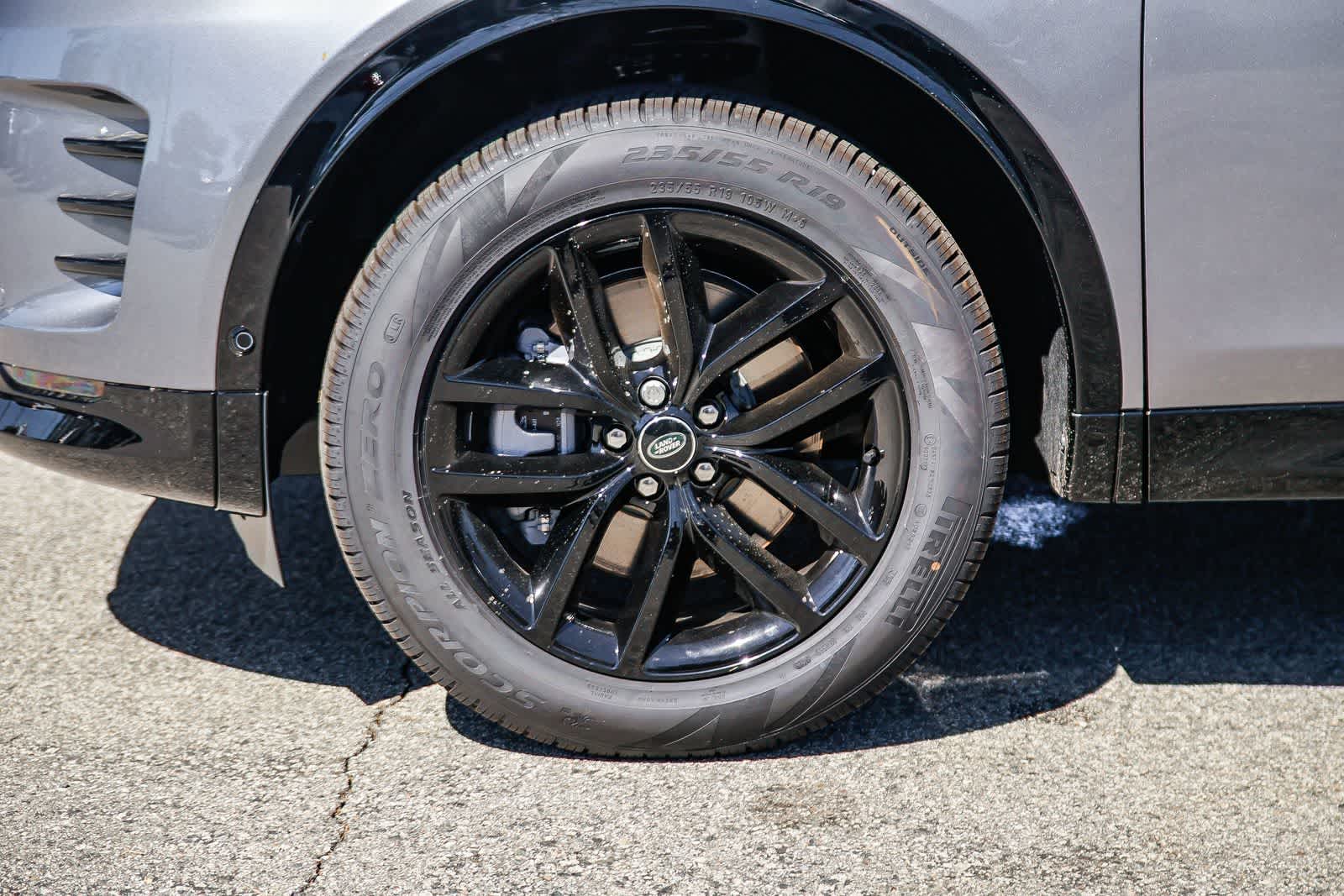 Thumbnail: 2026 Land Rover Discovery Sport - 9