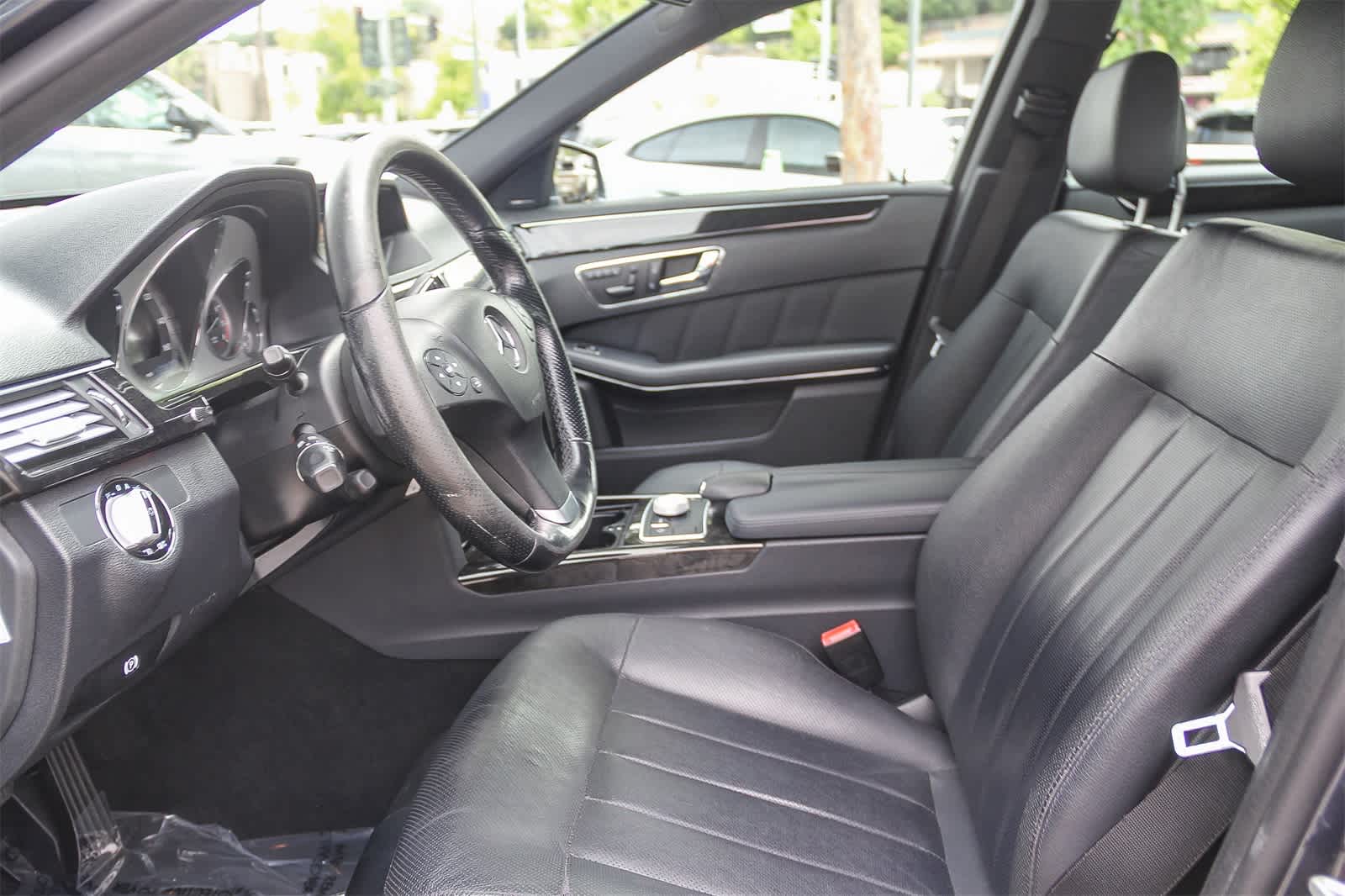 Thumbnail: 2010 Mercedes-Benz E-Class - 21
