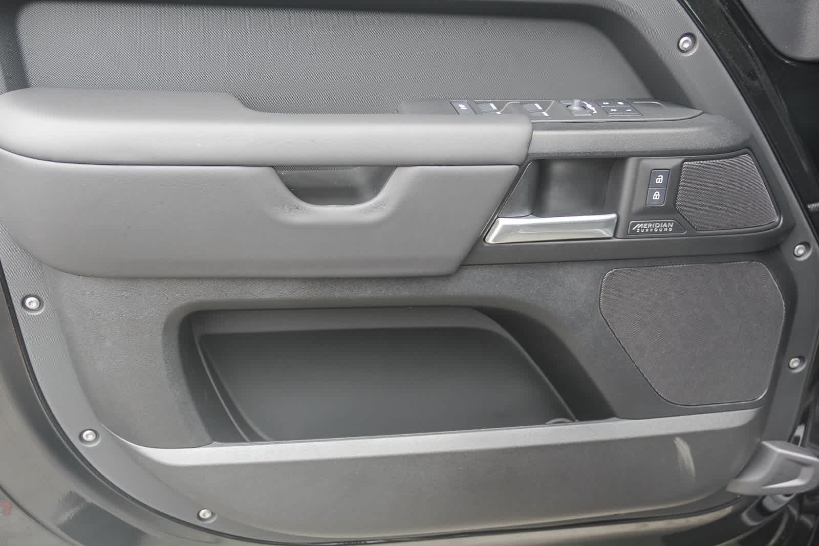 Thumbnail: 2025 Land Rover Defender - 16