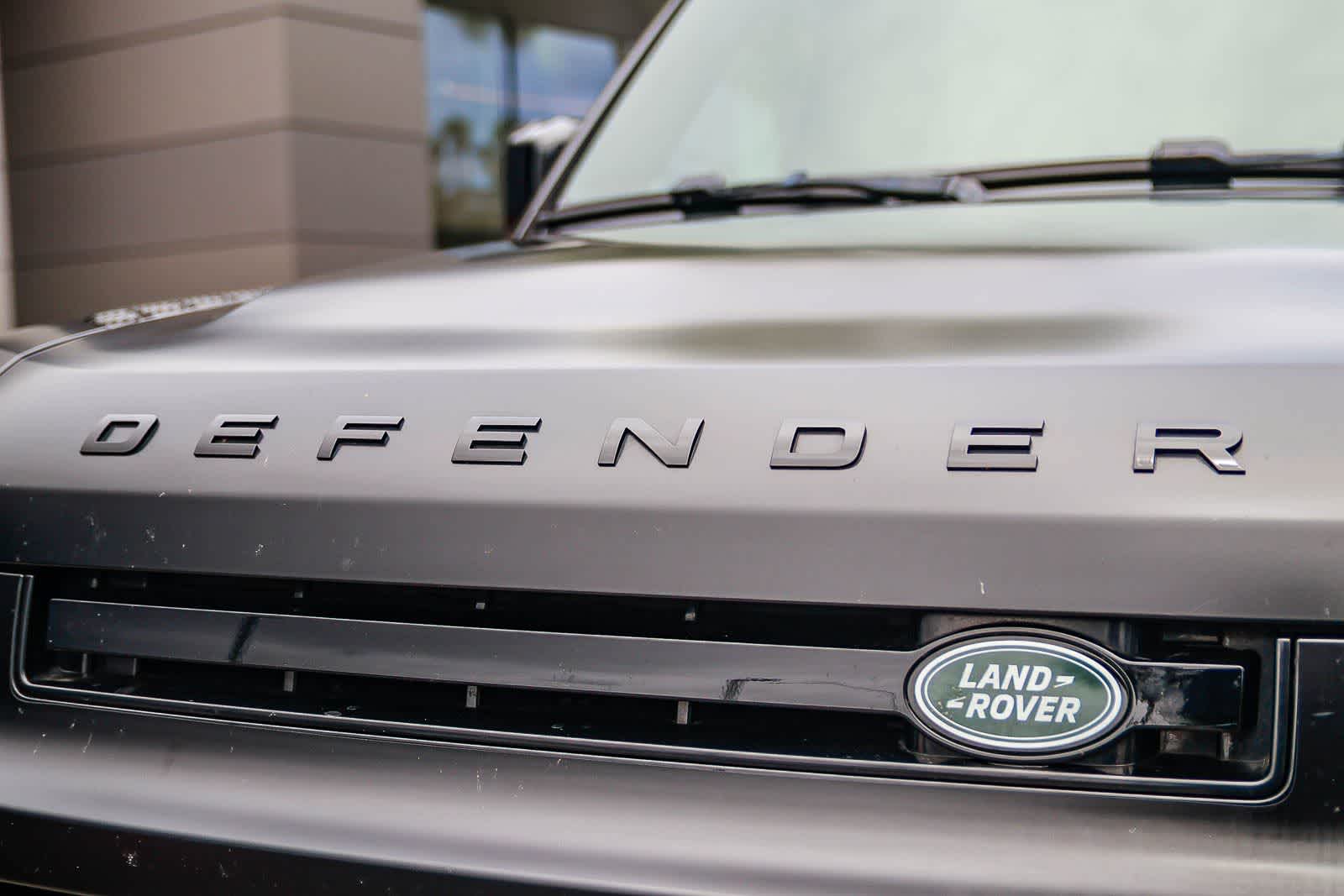 Thumbnail: 2023 Land Rover Defender - 9