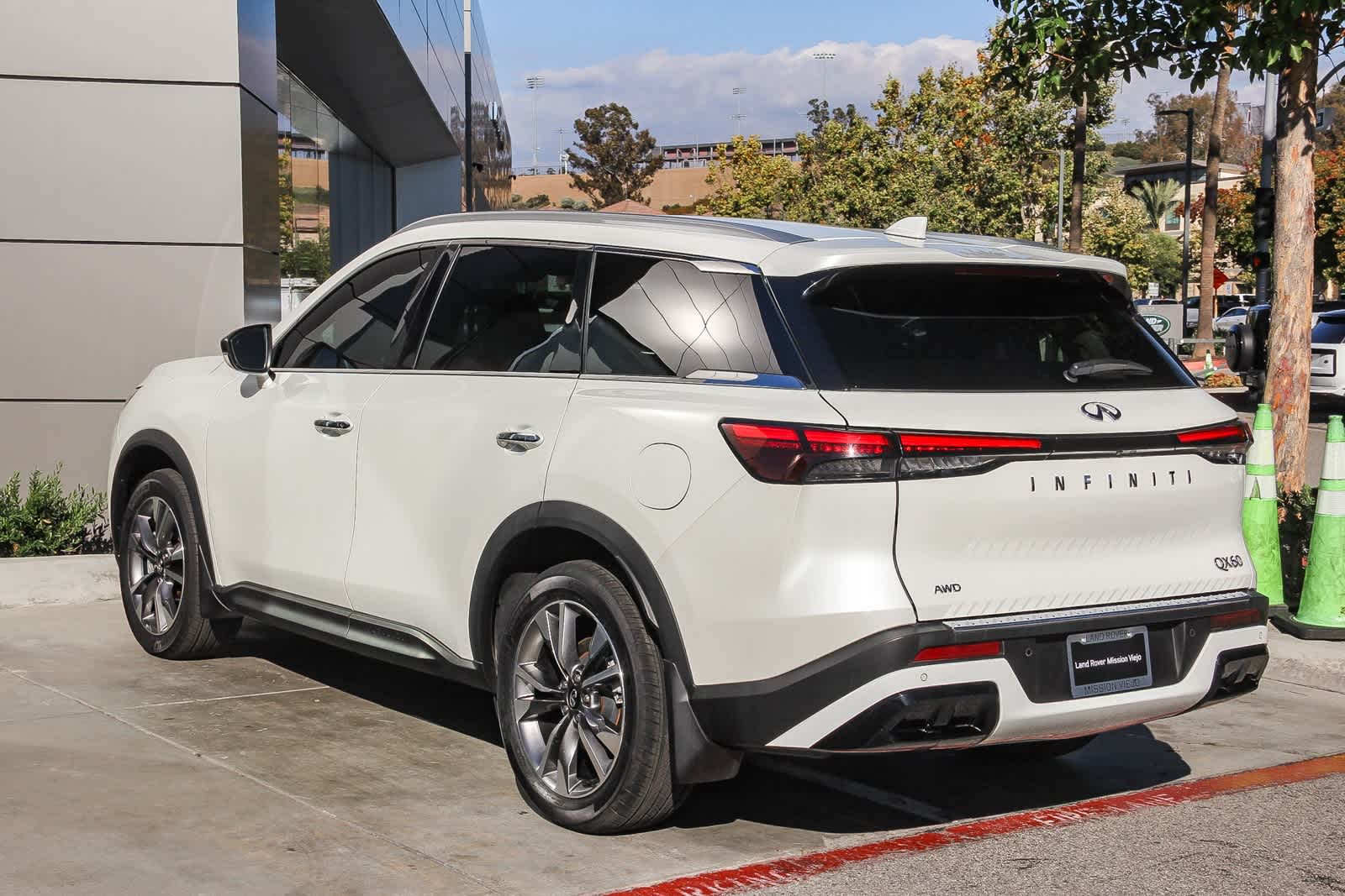 Thumbnail: 2023 INFINITI QX60 - 4