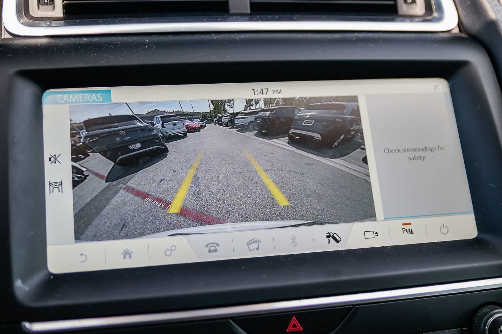 Thumbnail: 2020 Jaguar E-Pace - 25