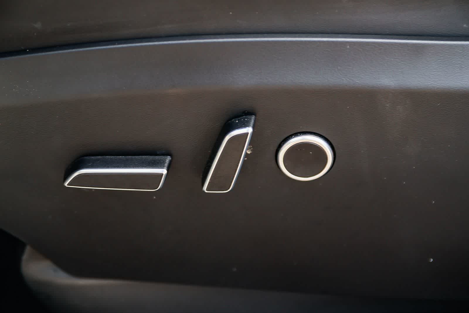 Thumbnail: 2022 Tesla Model X - 22