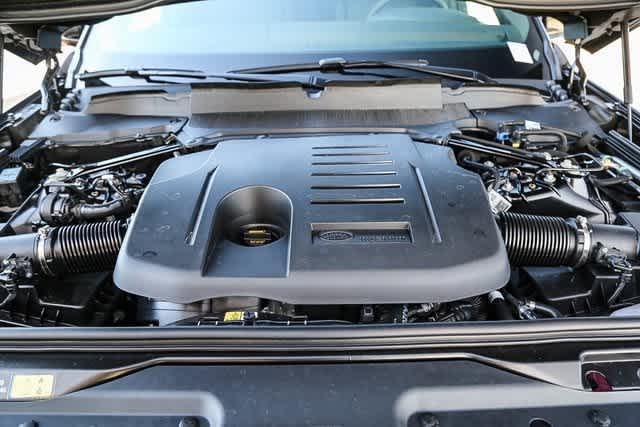 Thumbnail: 2025 Land Rover Discovery - 30