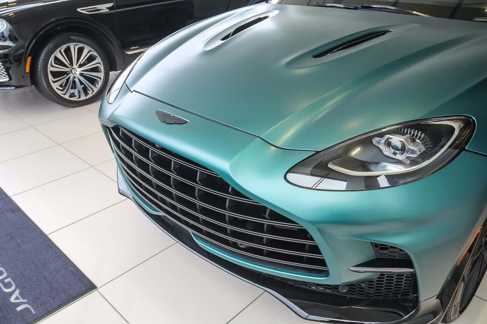 Thumbnail: 2025 Aston Martin DBX - 5