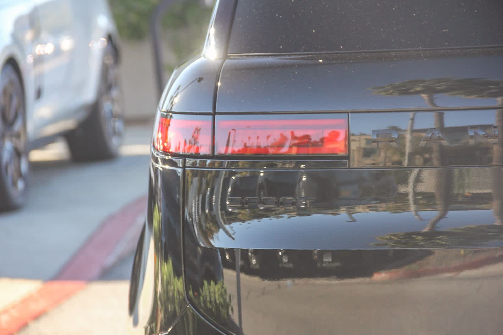 Thumbnail: 2023 Land Rover Range Rover Sport - 6