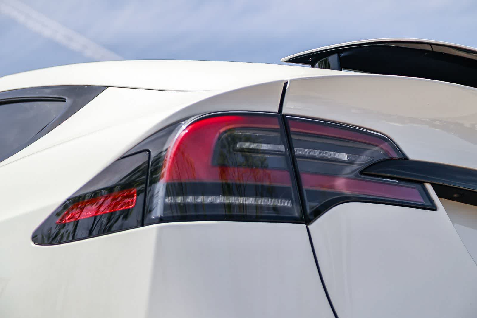 Thumbnail: 2022 Tesla Model X - 7