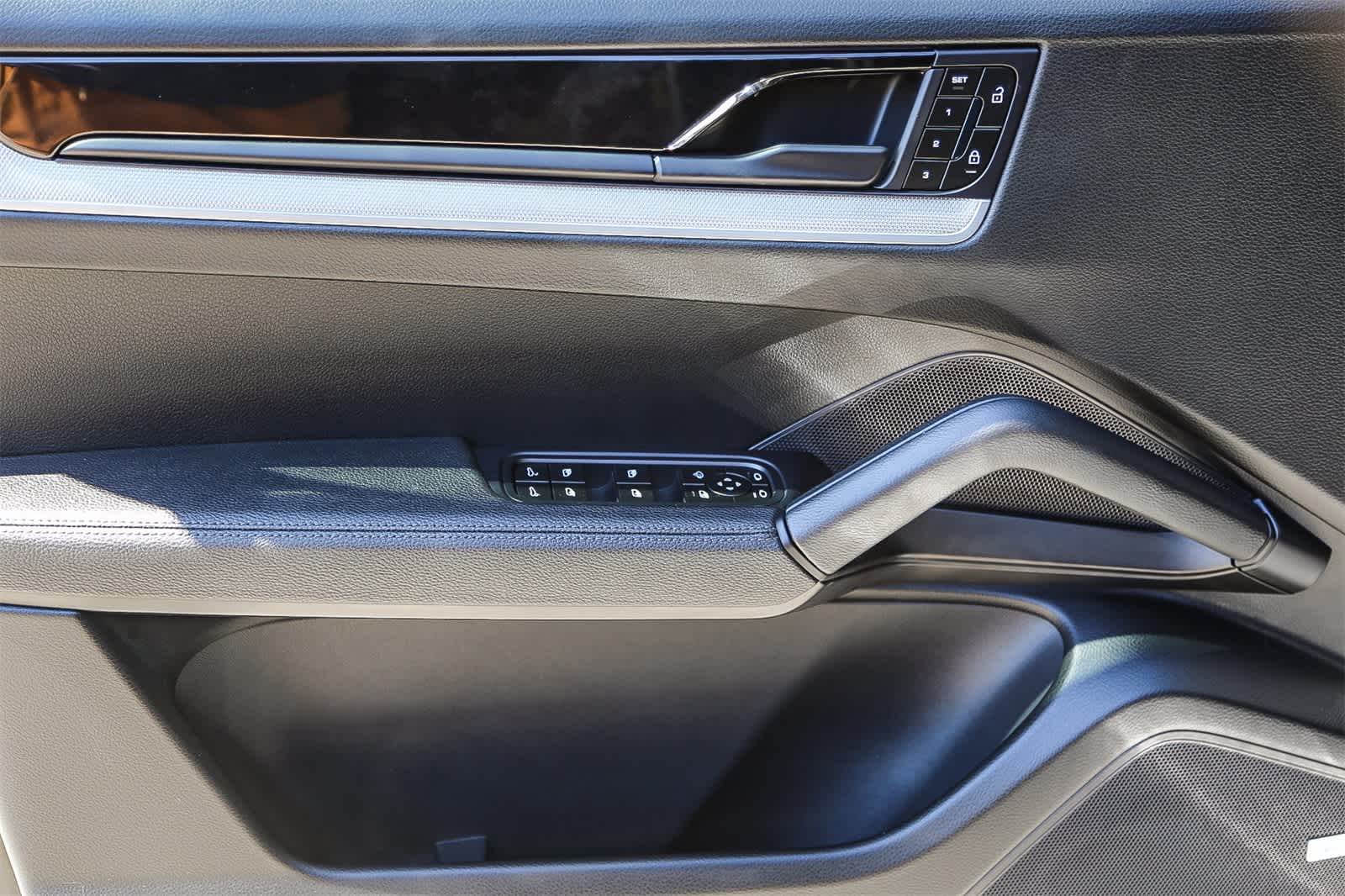 Thumbnail: 2024 Porsche Cayenne - 20