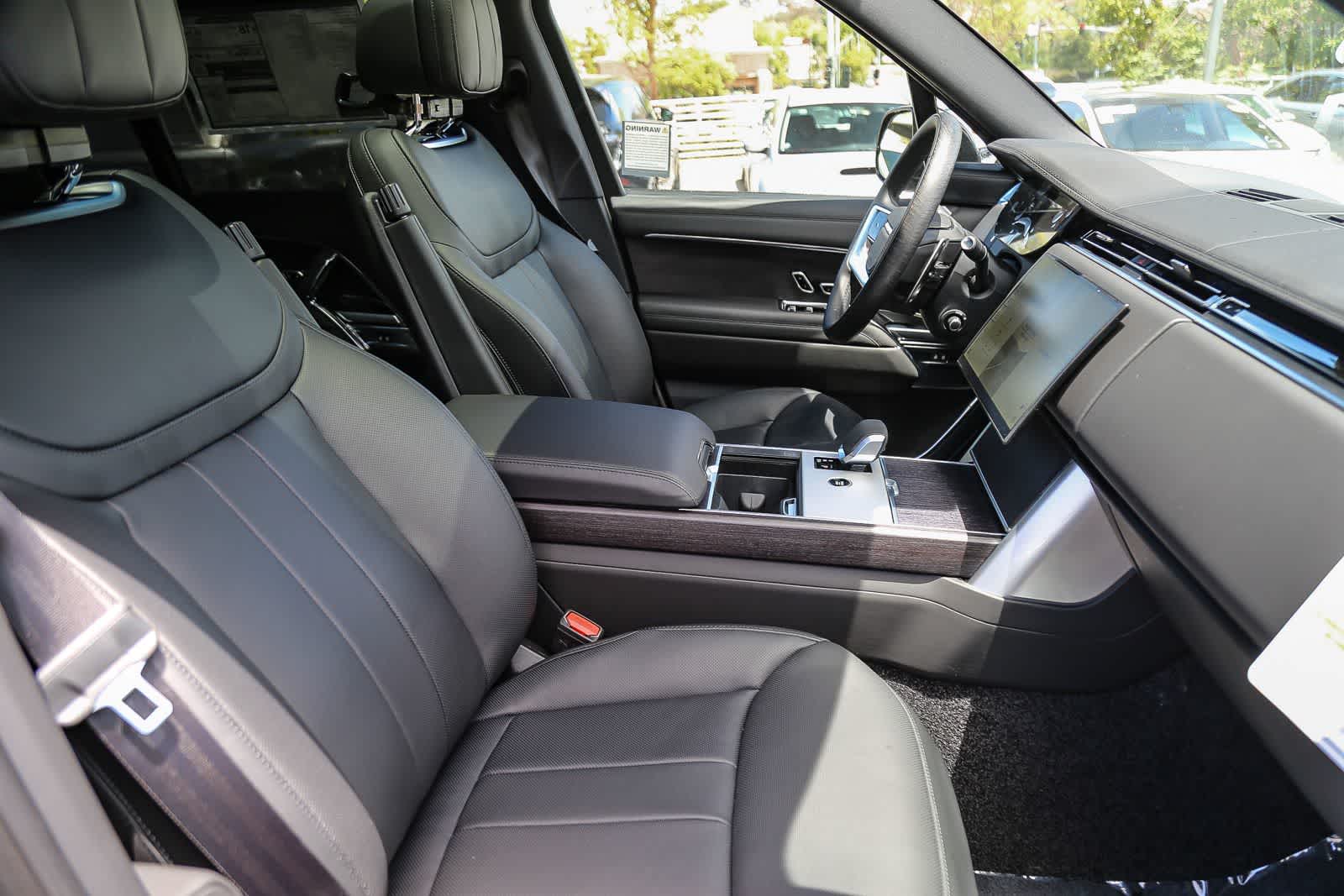 Thumbnail: 2026 Land Rover Range Rover - 18