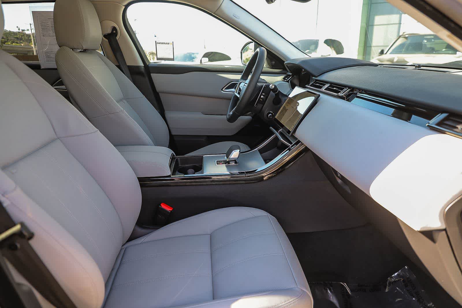 Thumbnail: 2025 Land Rover Range Rover Velar - 16