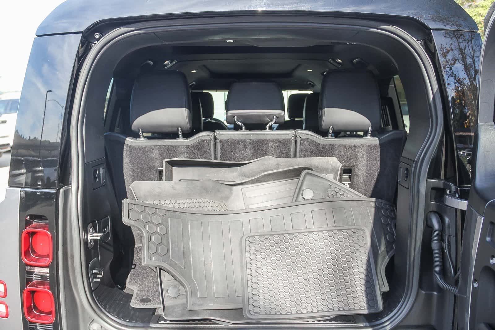 Thumbnail: 2023 Land Rover Defender - 22