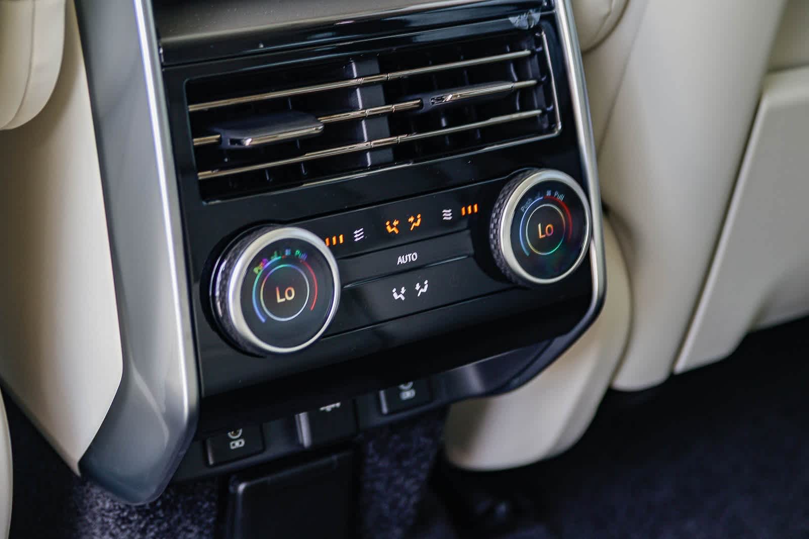 Thumbnail: 2026 Land Rover Range Rover - 19