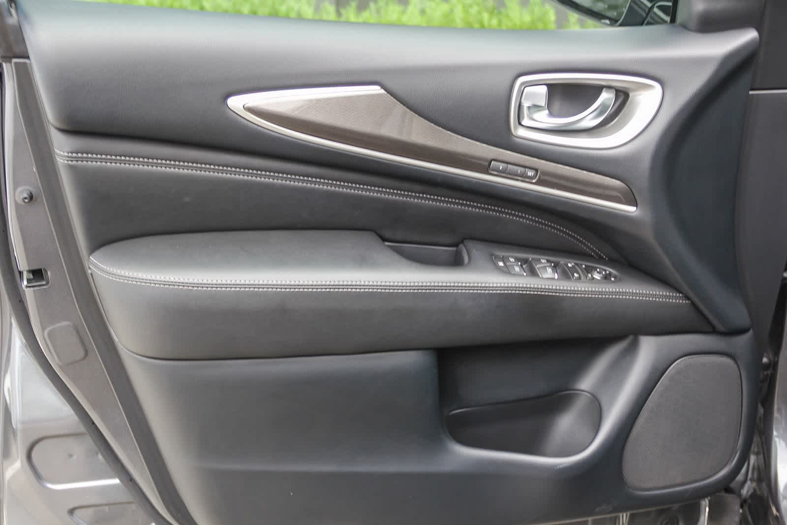 Thumbnail: 2018 INFINITI QX60 - 16