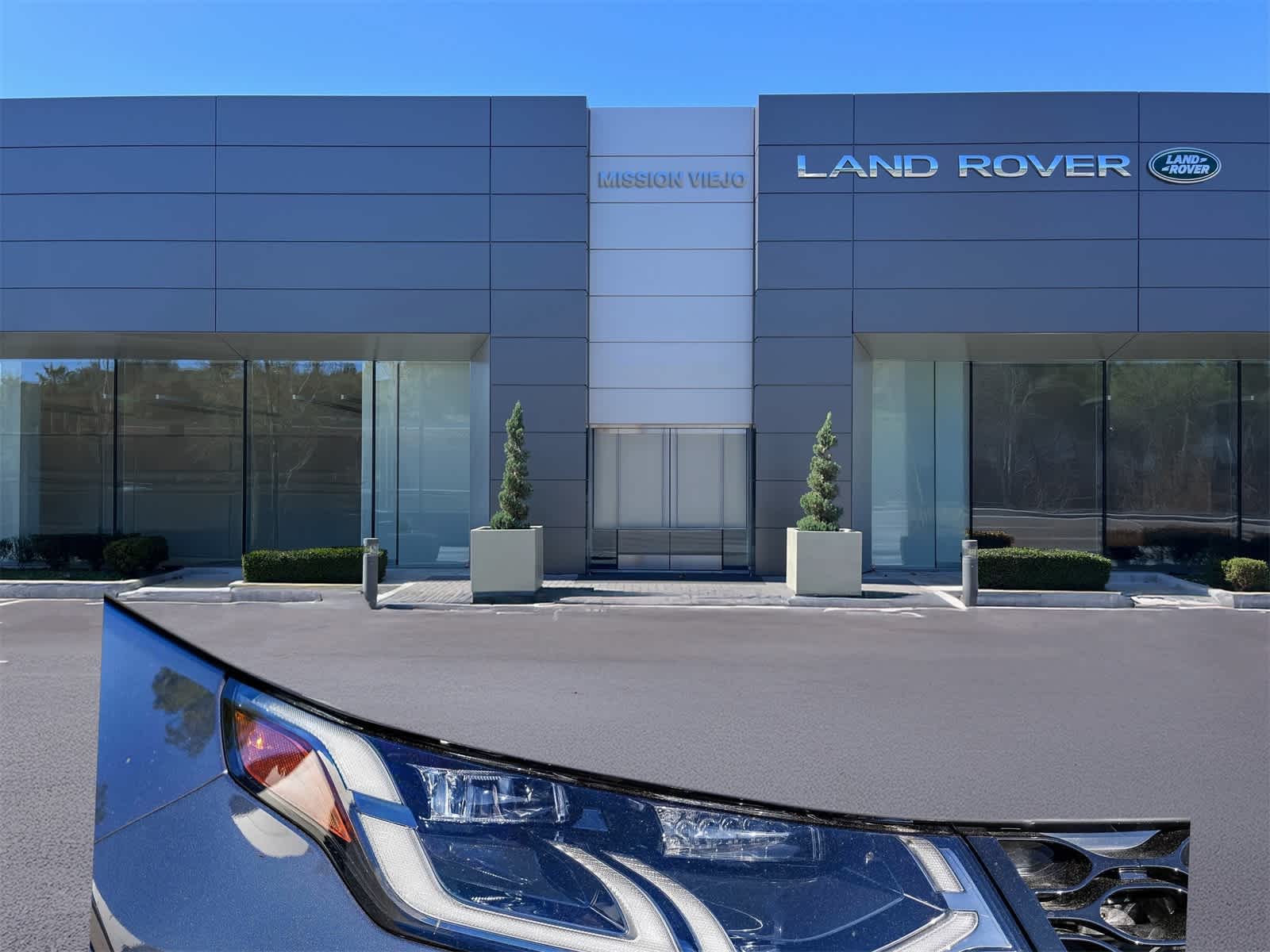 Thumbnail: 2025 Land Rover Discovery Sport - 4