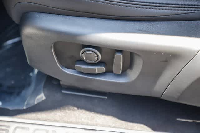 Thumbnail: 2024 Land Rover Discovery Sport - 21