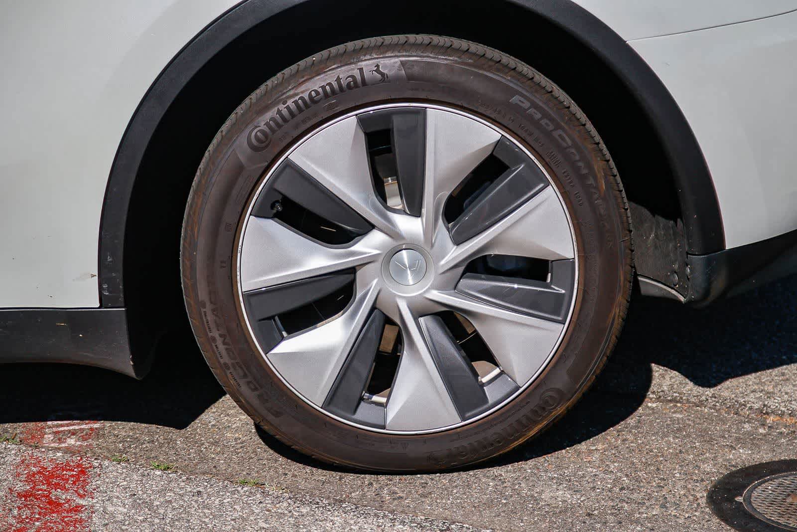 Thumbnail: 2023 Tesla Model Y - 8