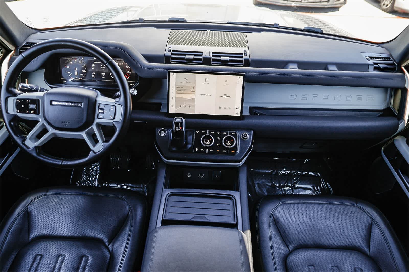 Thumbnail: 2022 Land Rover Defender - 7