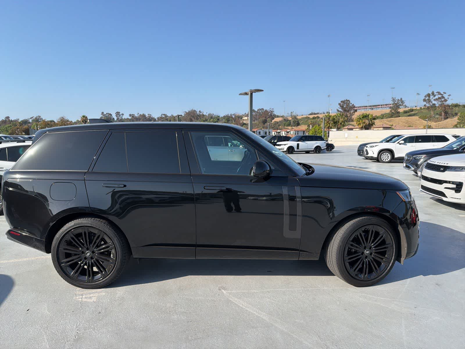 Thumbnail: 2025 Land Rover Range Rover - 3