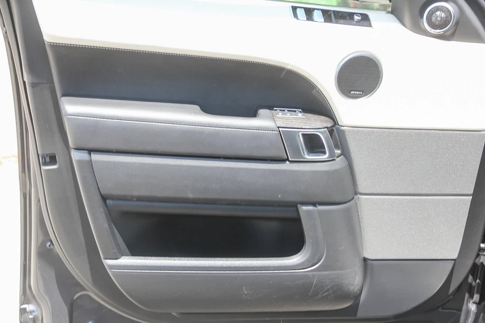 Thumbnail: 2022 Land Rover Range Rover Sport - 18