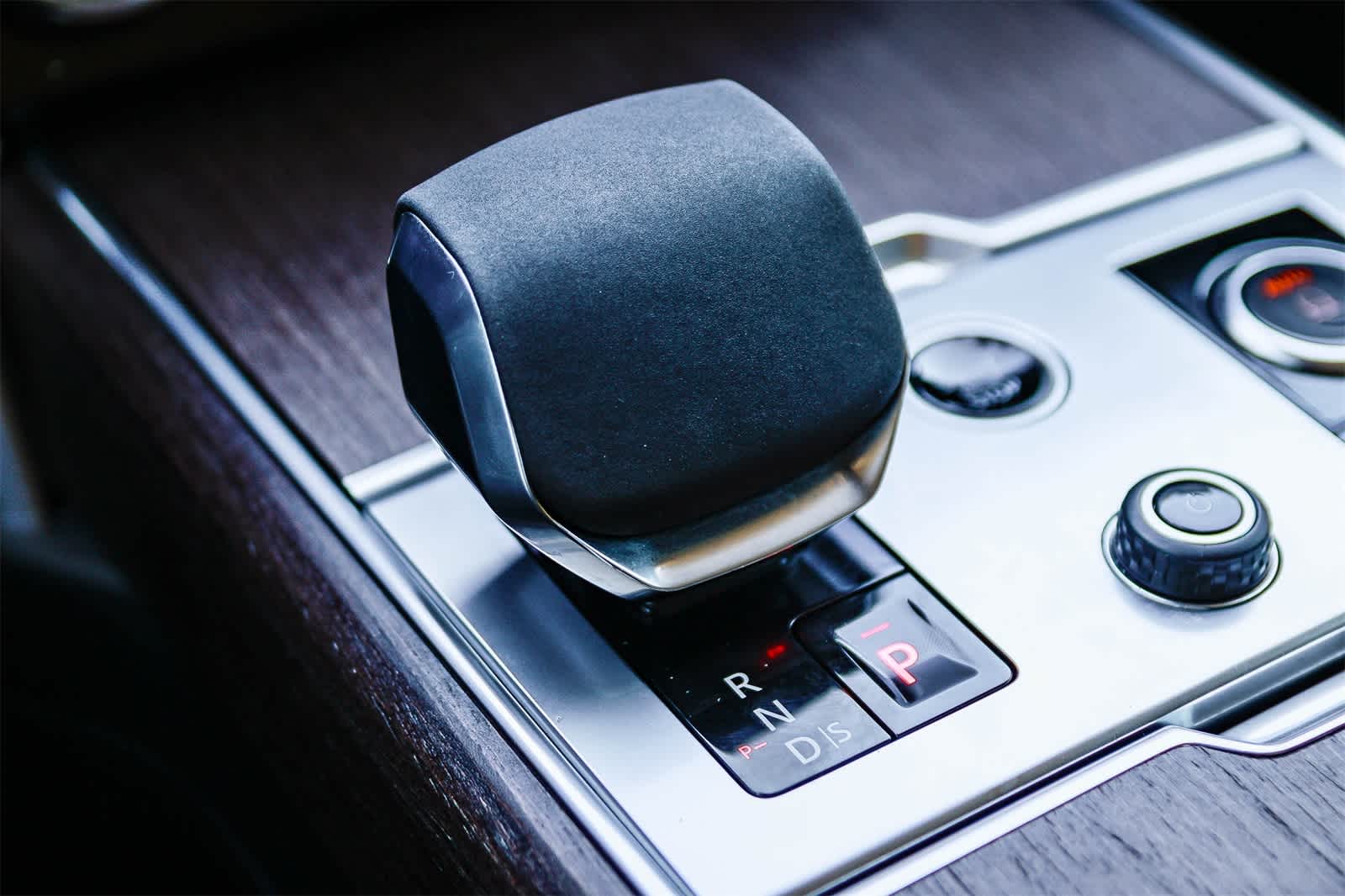 Thumbnail: 2023 Land Rover Range Rover - 26