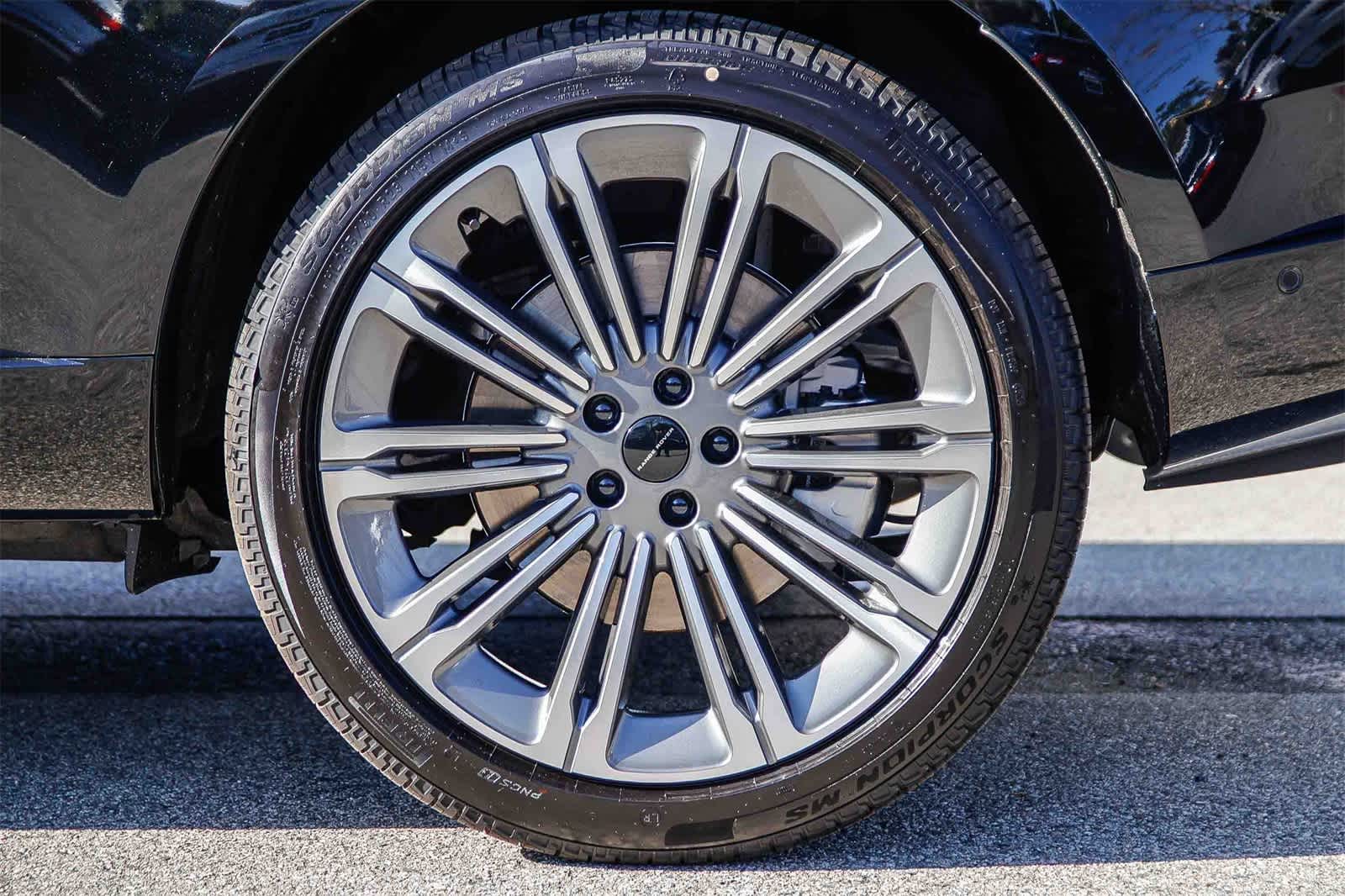 Thumbnail: 2026 Land Rover Range Rover - 8