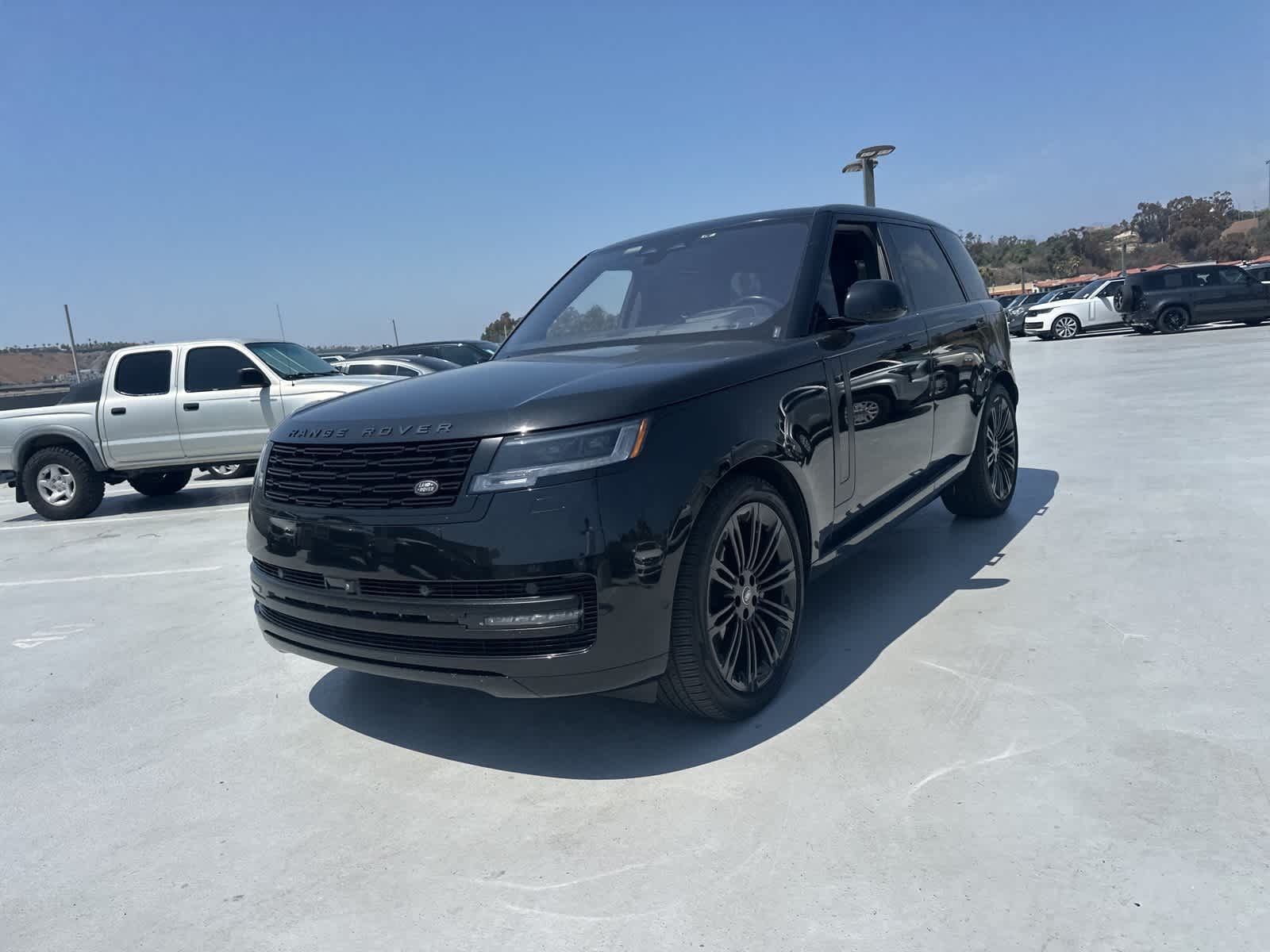 Thumbnail: 2023 Land Rover Range Rover - 3