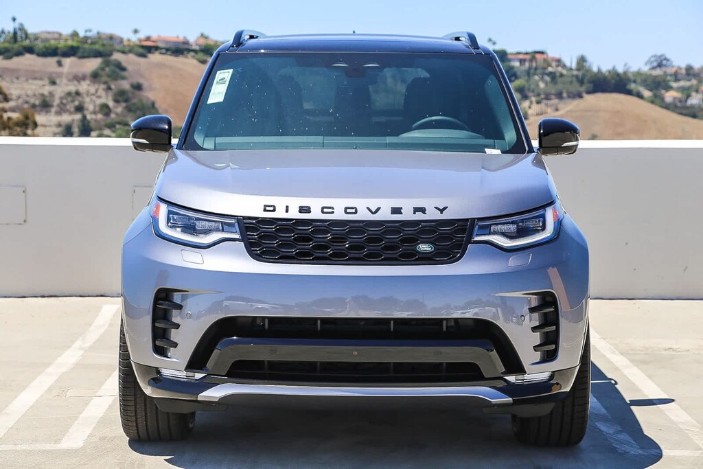 New 2025 Land Rover Discovery Dynamic SE SUV