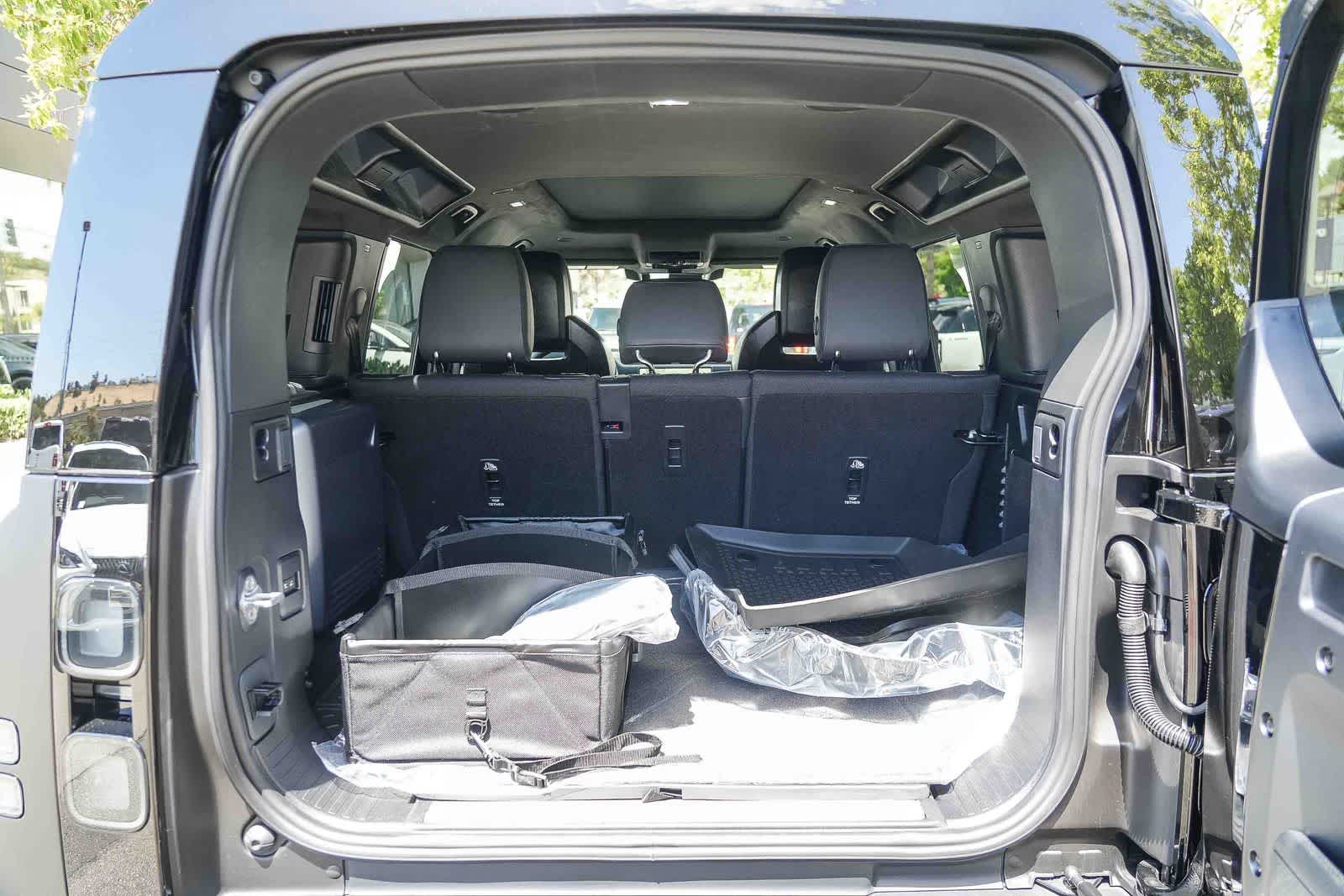 Thumbnail: 2026 Land Rover Defender - 27