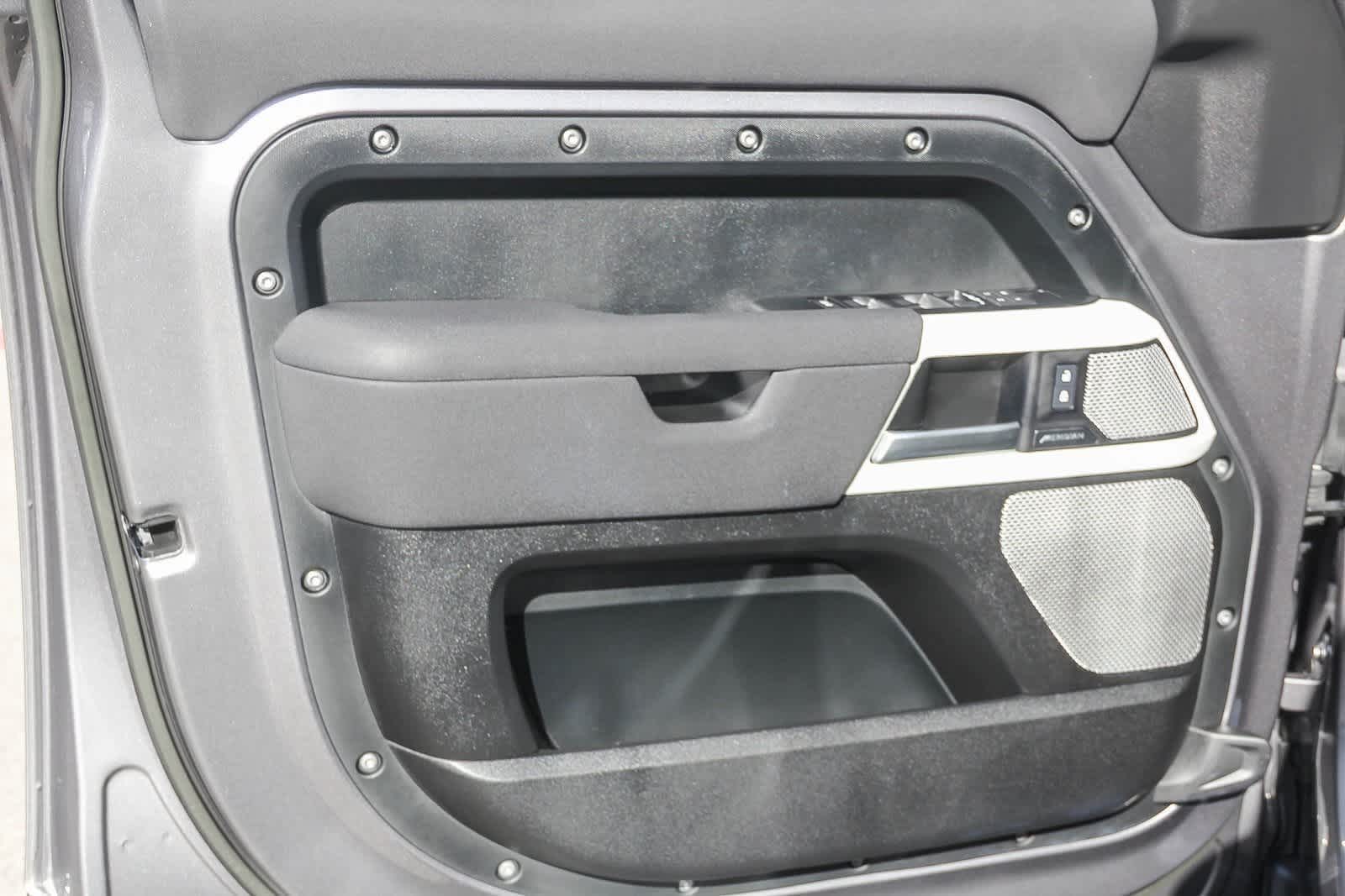 Thumbnail: 2023 Land Rover Defender - 18