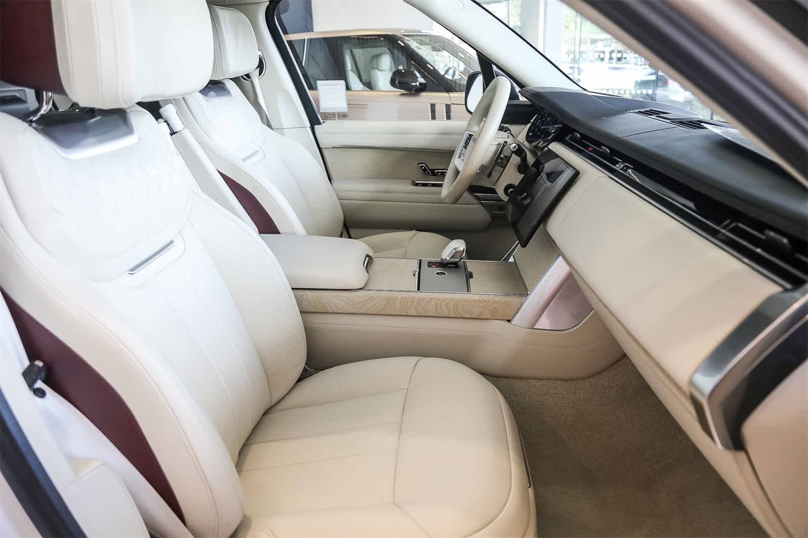 Thumbnail: 2024 Land Rover Range Rover - 25