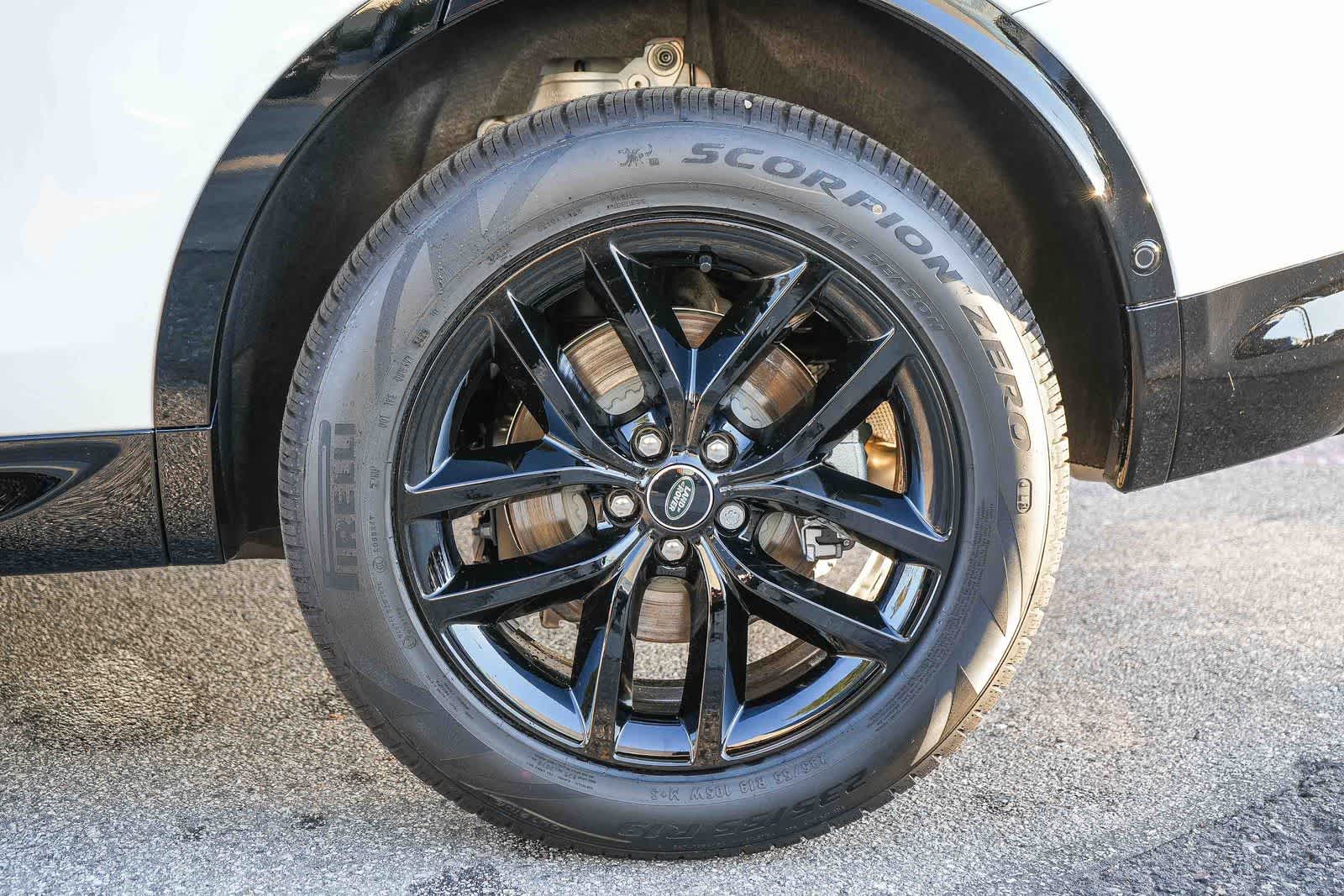 Thumbnail: 2026 Land Rover Discovery Sport - 8