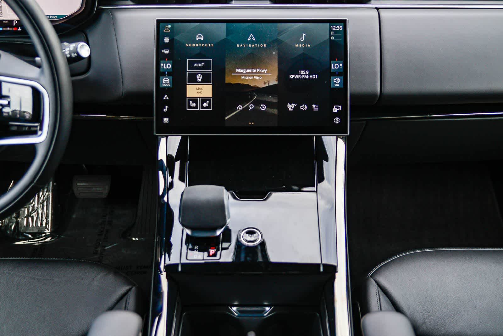 Thumbnail: 2025 Land Rover Range Rover Sport - 12