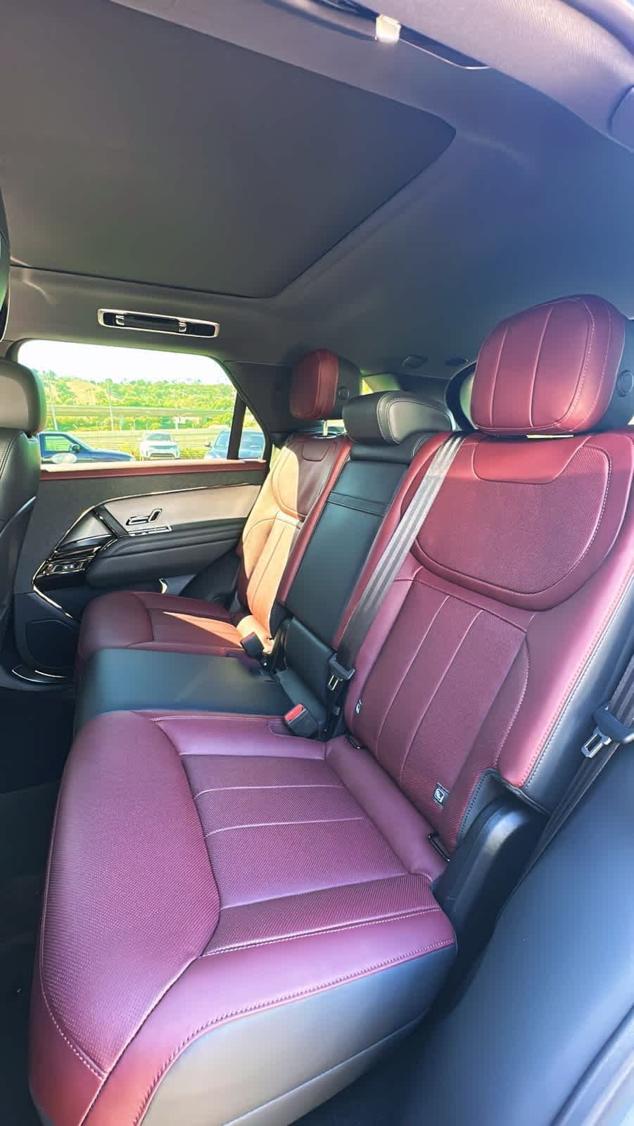 Thumbnail: 2025 Land Rover Range Rover Sport - 7