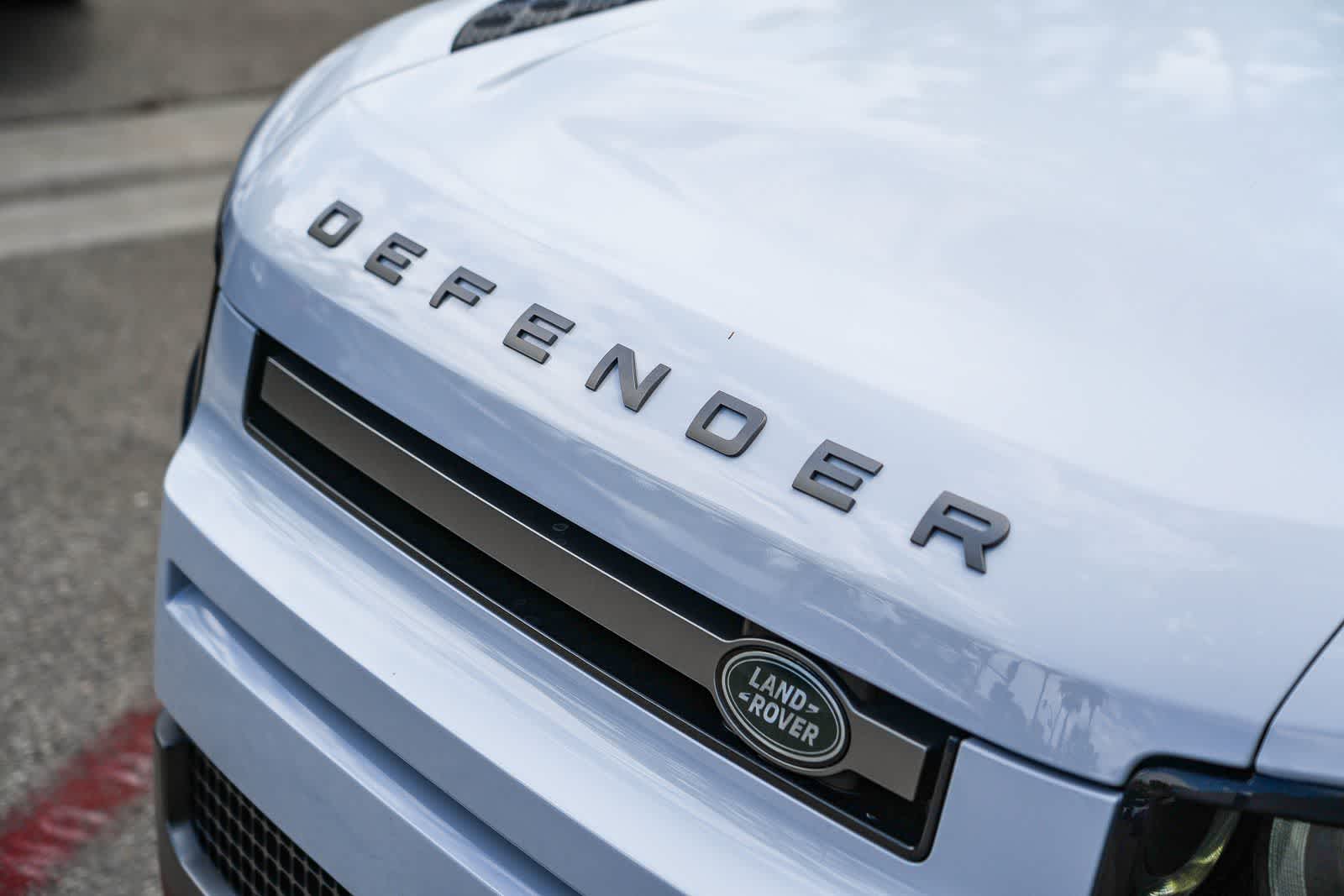 Thumbnail: 2023 Land Rover Defender - 10
