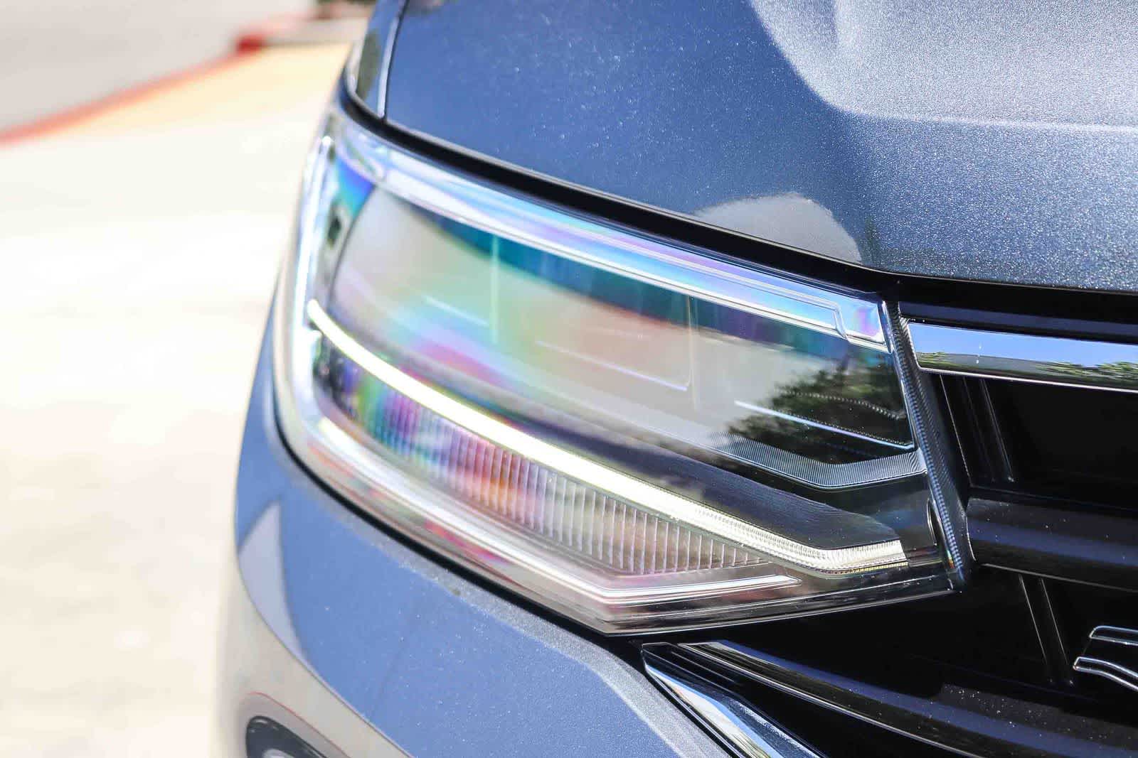 Thumbnail: 2022 Volkswagen Tiguan - 9