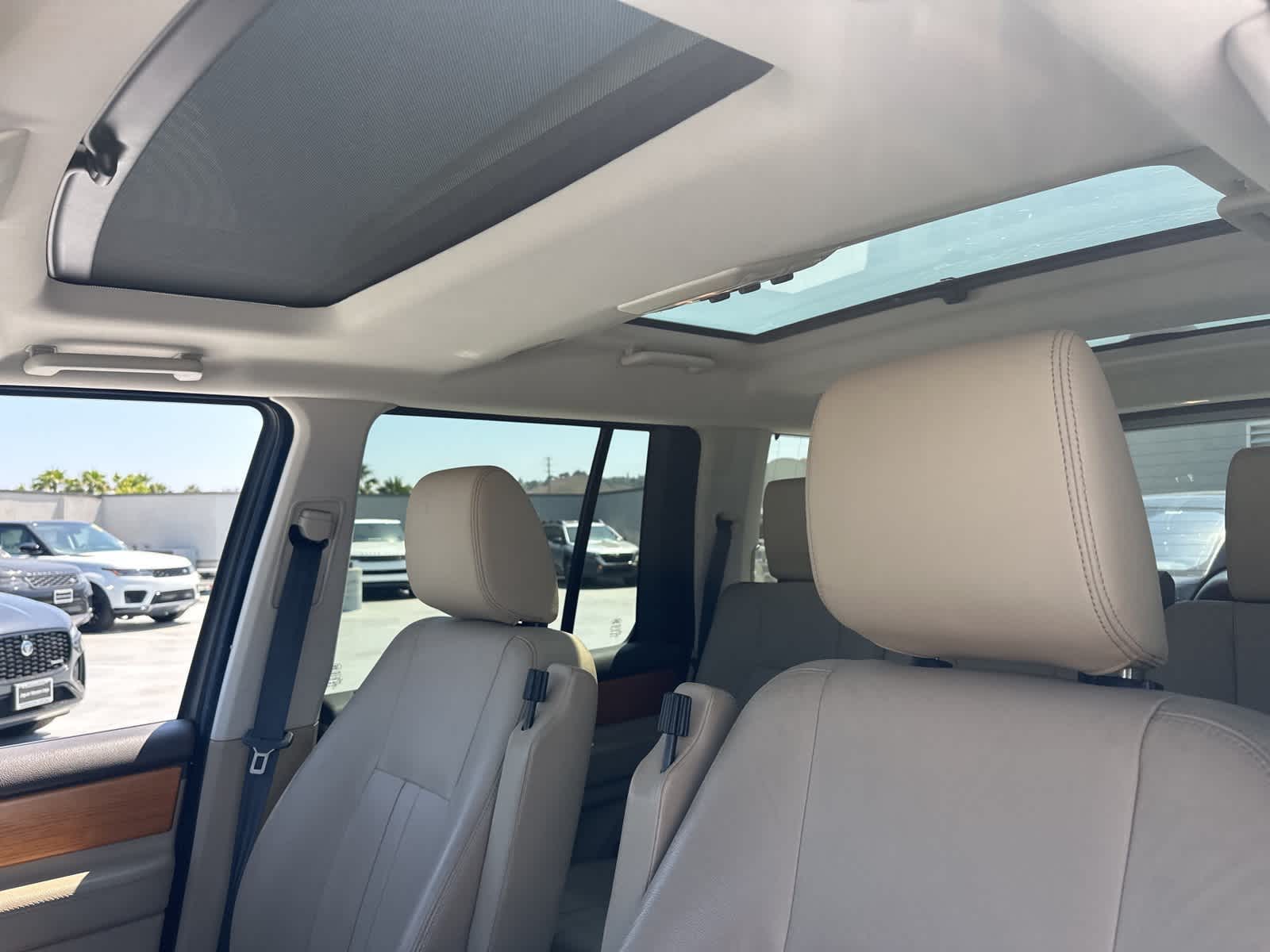 Thumbnail: 2013 Land Rover LR4 - 27