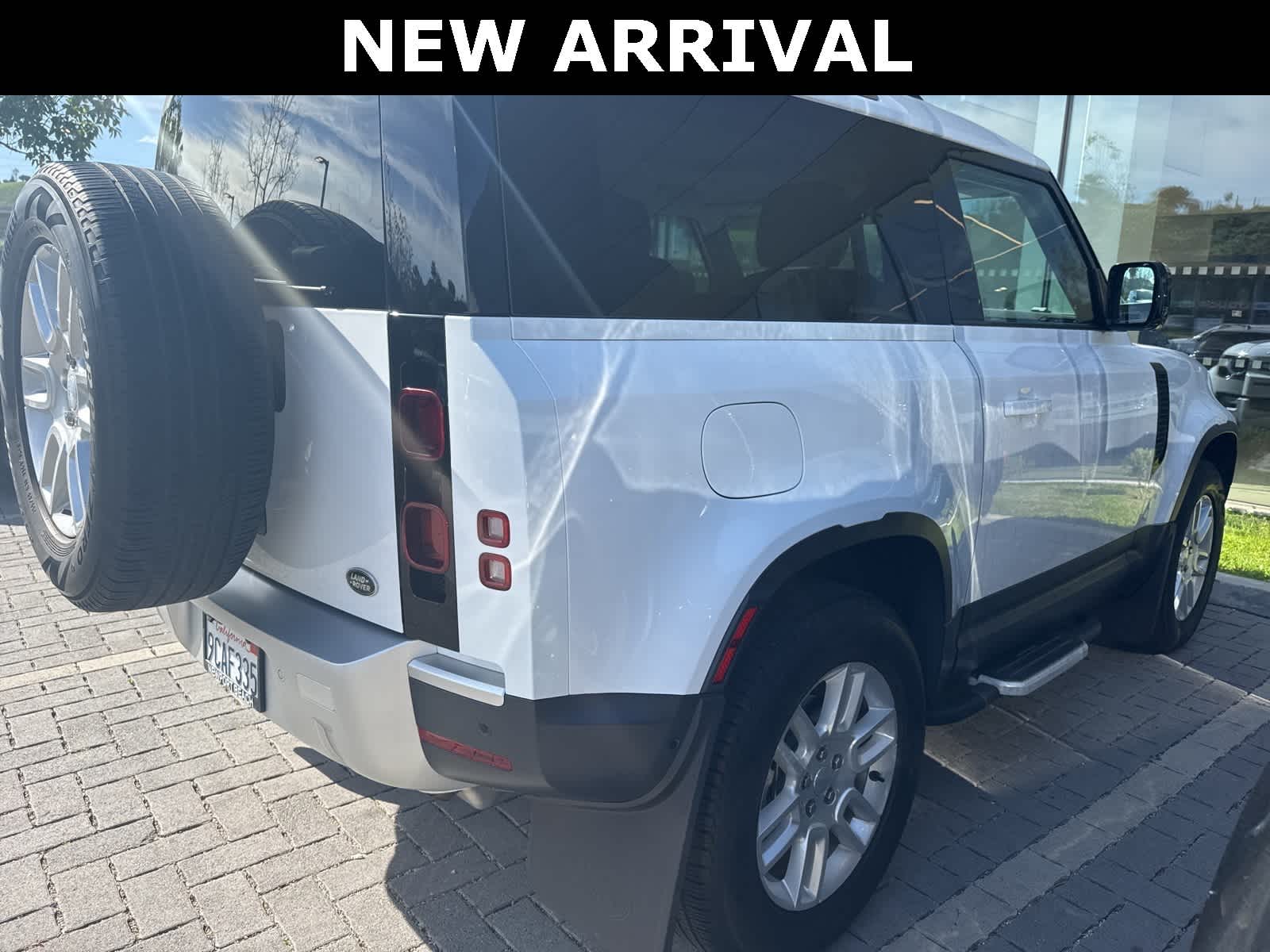 Thumbnail: 2023 Land Rover Defender - 4