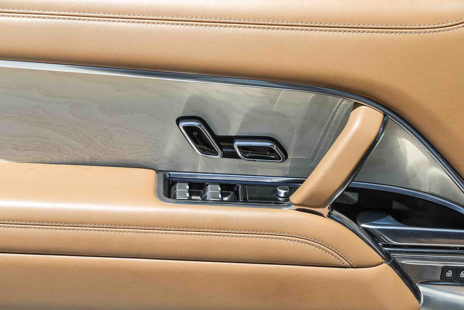 Thumbnail: 2023 Land Rover Range Rover - 29