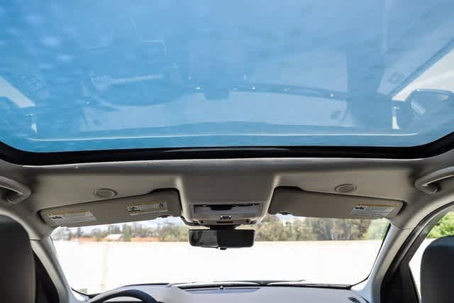 Thumbnail: 2024 Land Rover Discovery Sport - 16