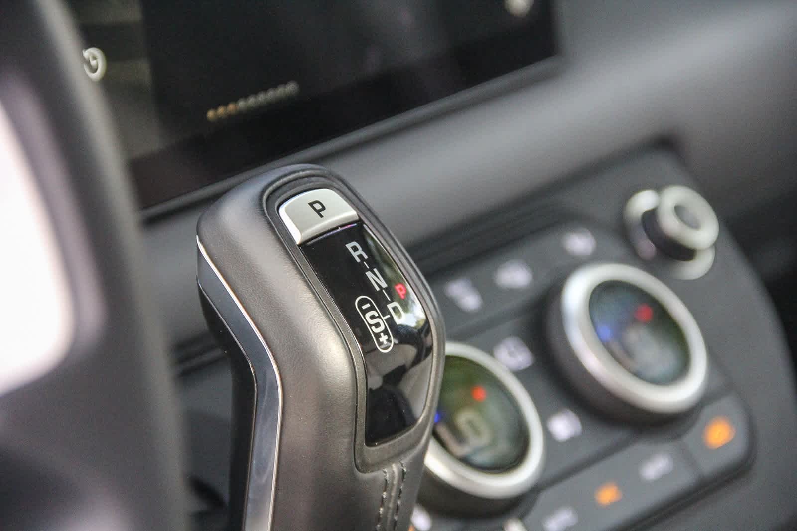 Thumbnail: 2023 Land Rover Defender - 12