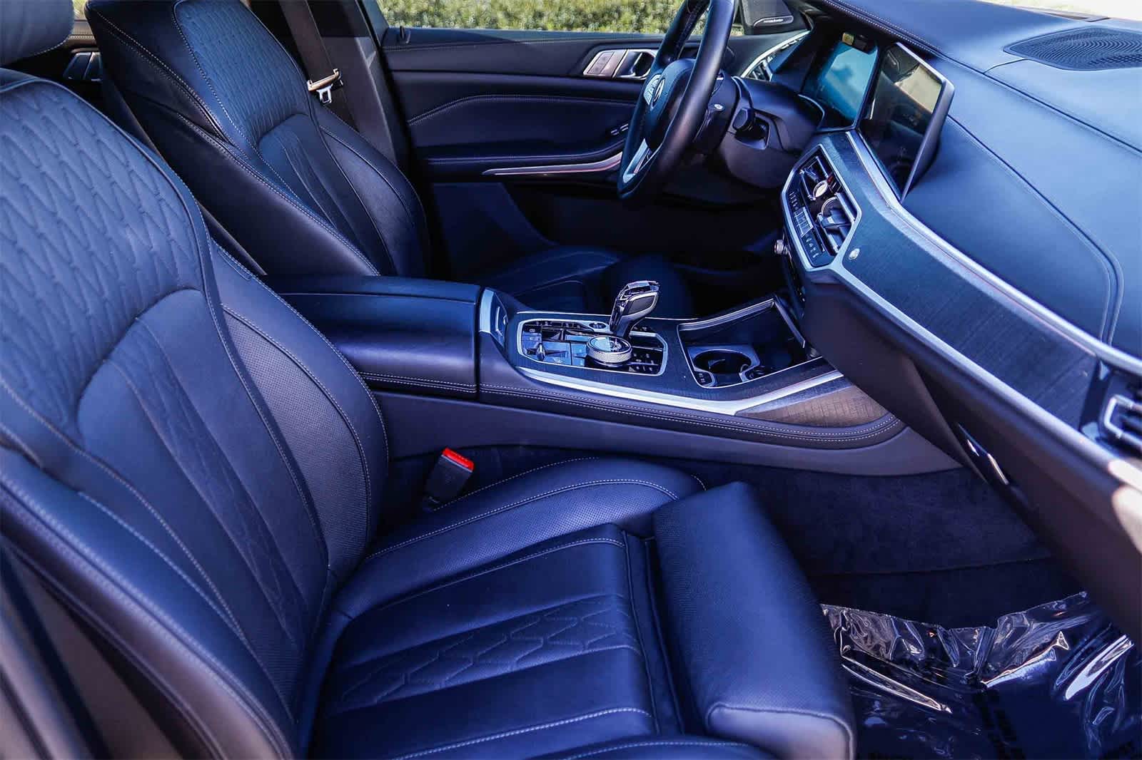 Thumbnail: 2022 BMW X7 - 16