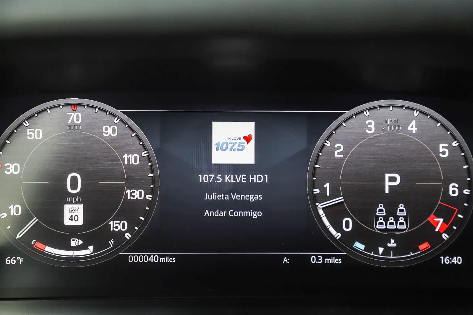 Thumbnail: 2025 Land Rover Defender - 25