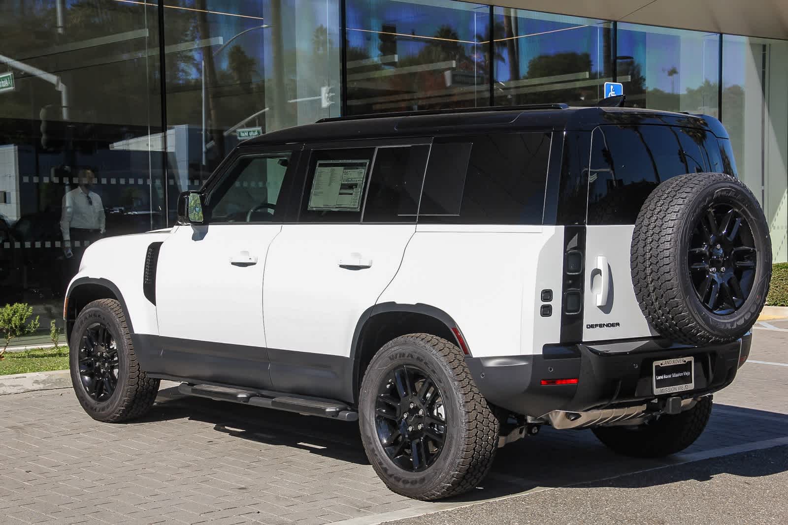 Thumbnail: 2026 Land Rover Defender - 4