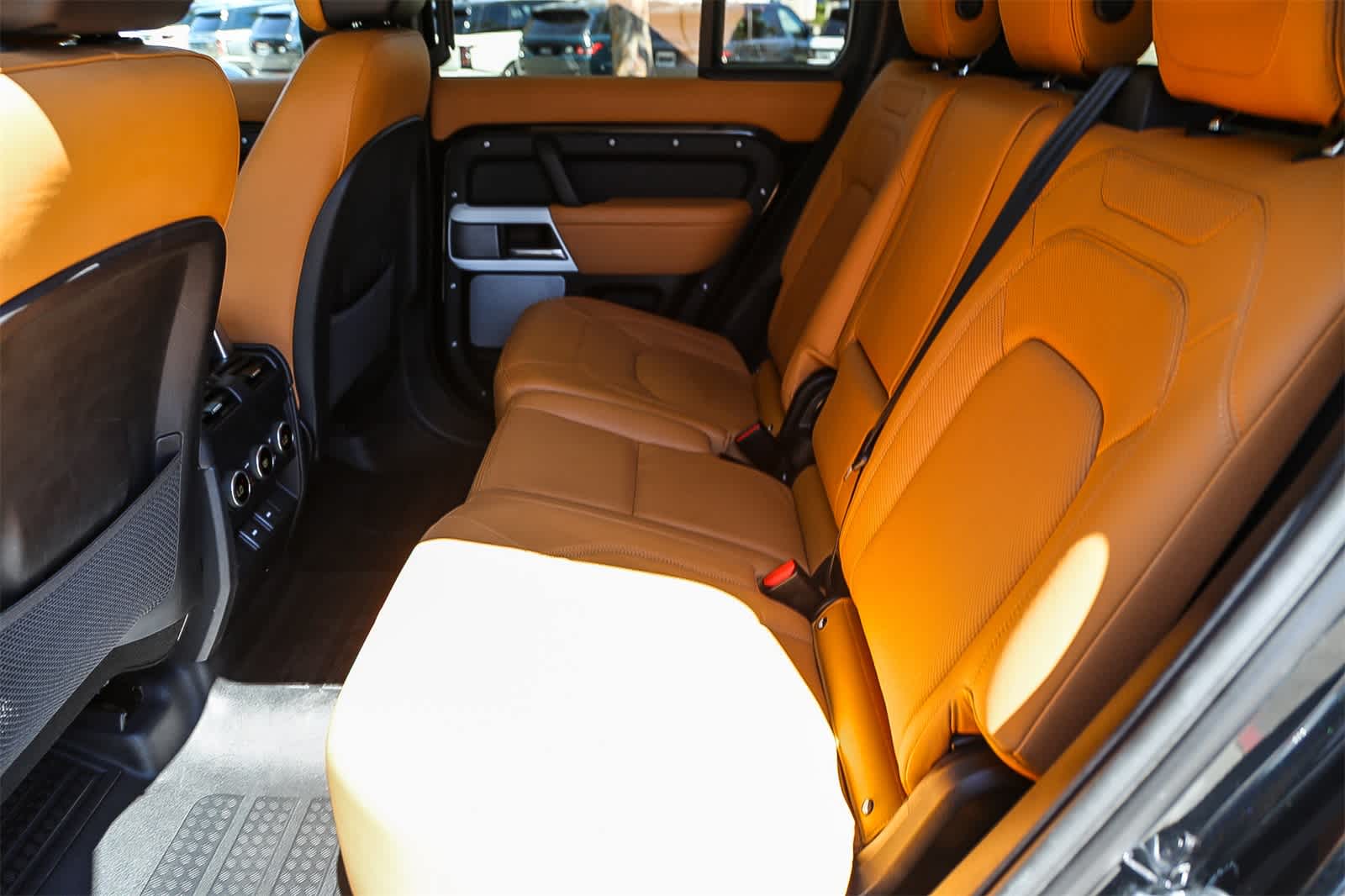 Thumbnail: 2023 Land Rover Defender - 18