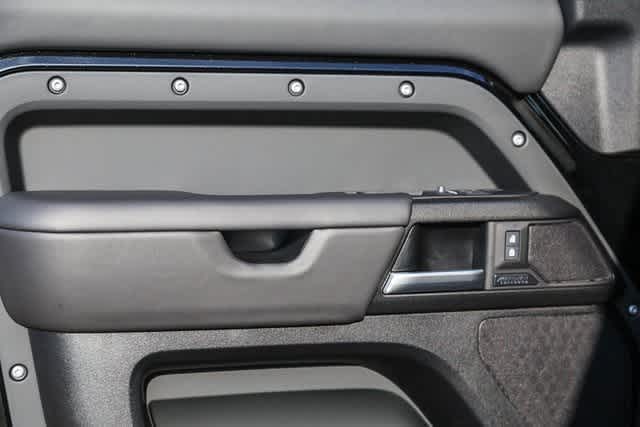 Thumbnail: 2025 Land Rover Defender - 21
