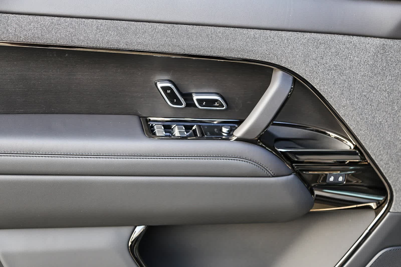 Thumbnail: 2025 Land Rover Range Rover Sport - 19