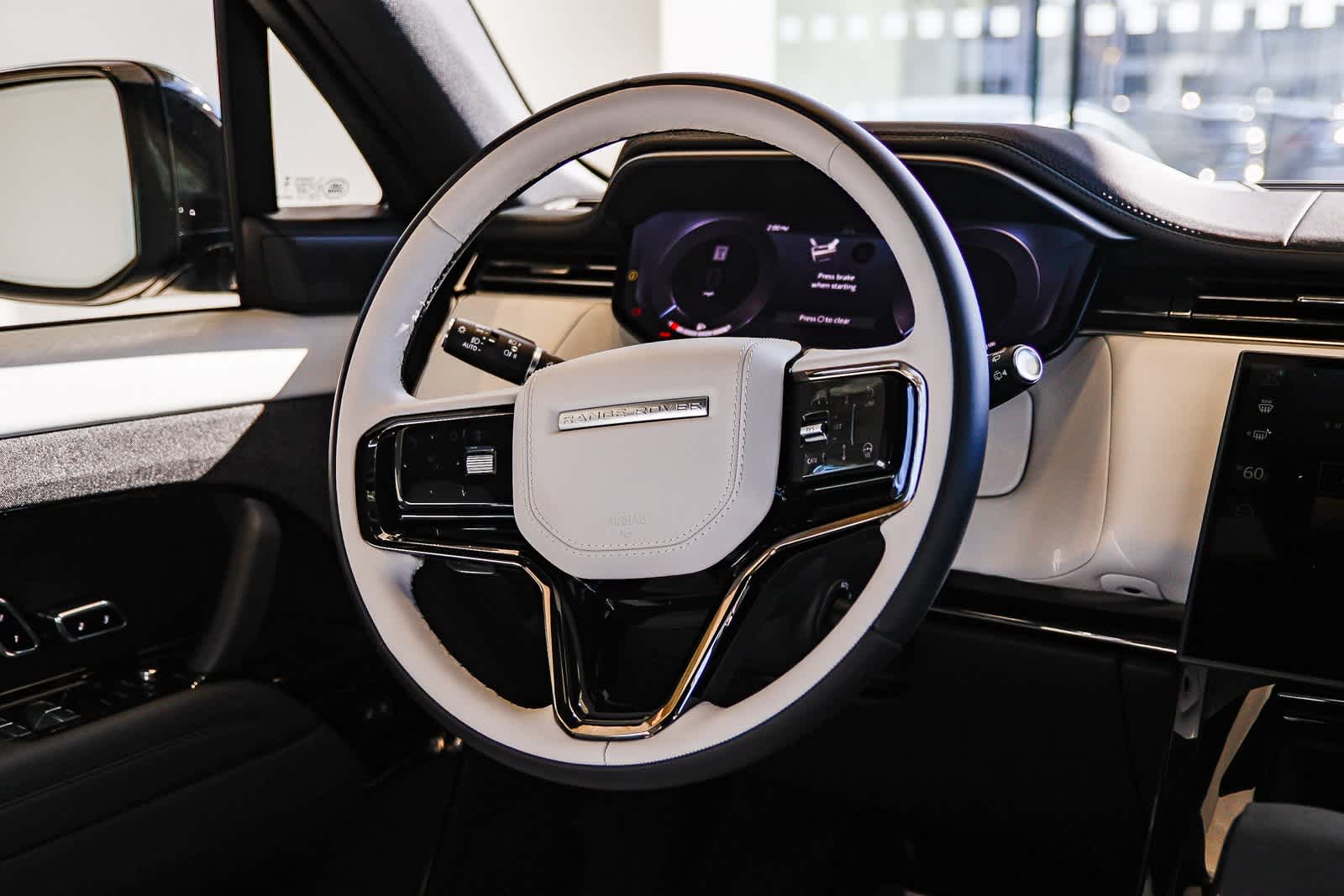 Thumbnail: 2025 Land Rover Range Rover Sport - 9