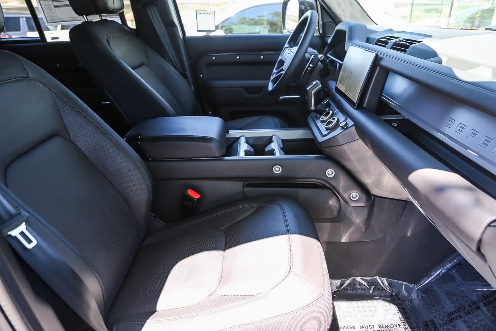 Thumbnail: 2025 Land Rover Defender - 16