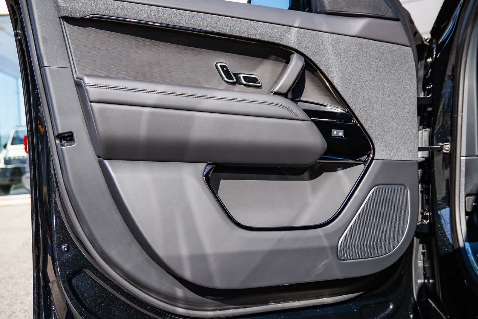 Thumbnail: 2026 Land Rover Range Rover Sport - 21